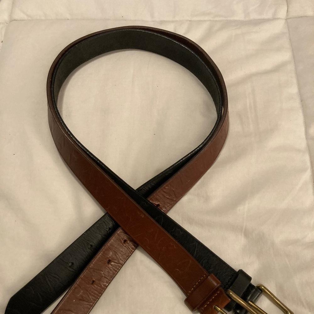 Vtg Lot of 2-  TULIP/Flower Embossed LEATHER Belts 1 Black 1 Brown sz M/L